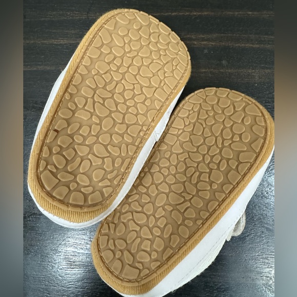 Baby boy’s set of two pairs of shoes 6-12 M - Picture 4 of 10